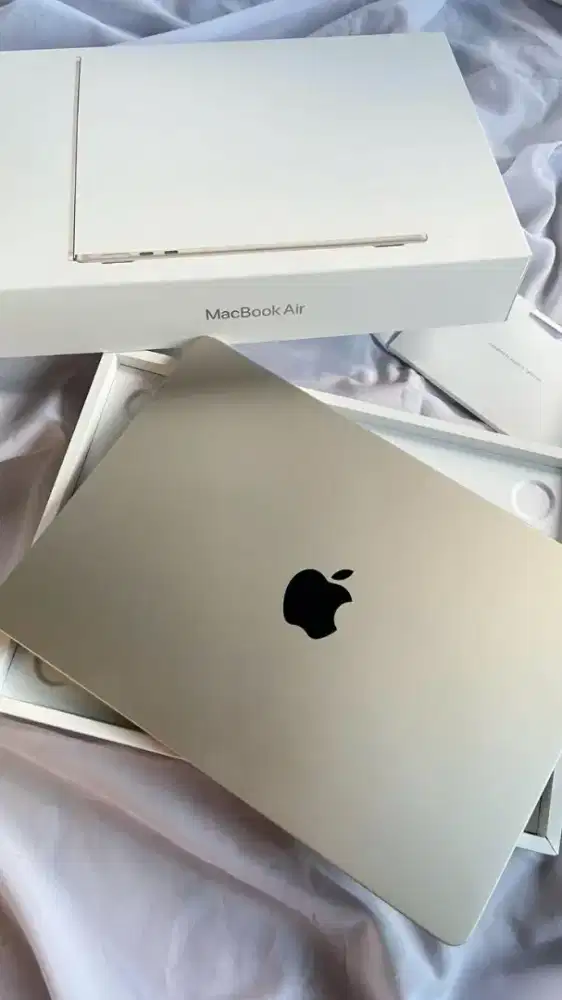 Dapatkan promk menarik Maacbook M4 air dengan Cicilan HOMECREDIT