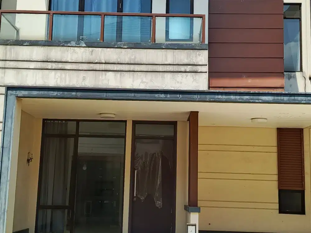 Rumah 2 Lantai SHM 13 Mnt ke Terminal Pasar Kemis Hadap Utara J-47501