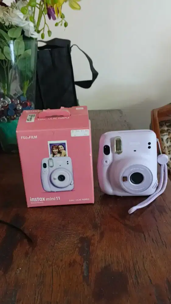 Dijual kamera Fujifilm instax mini 11 (kondisi mulus seperti baru)