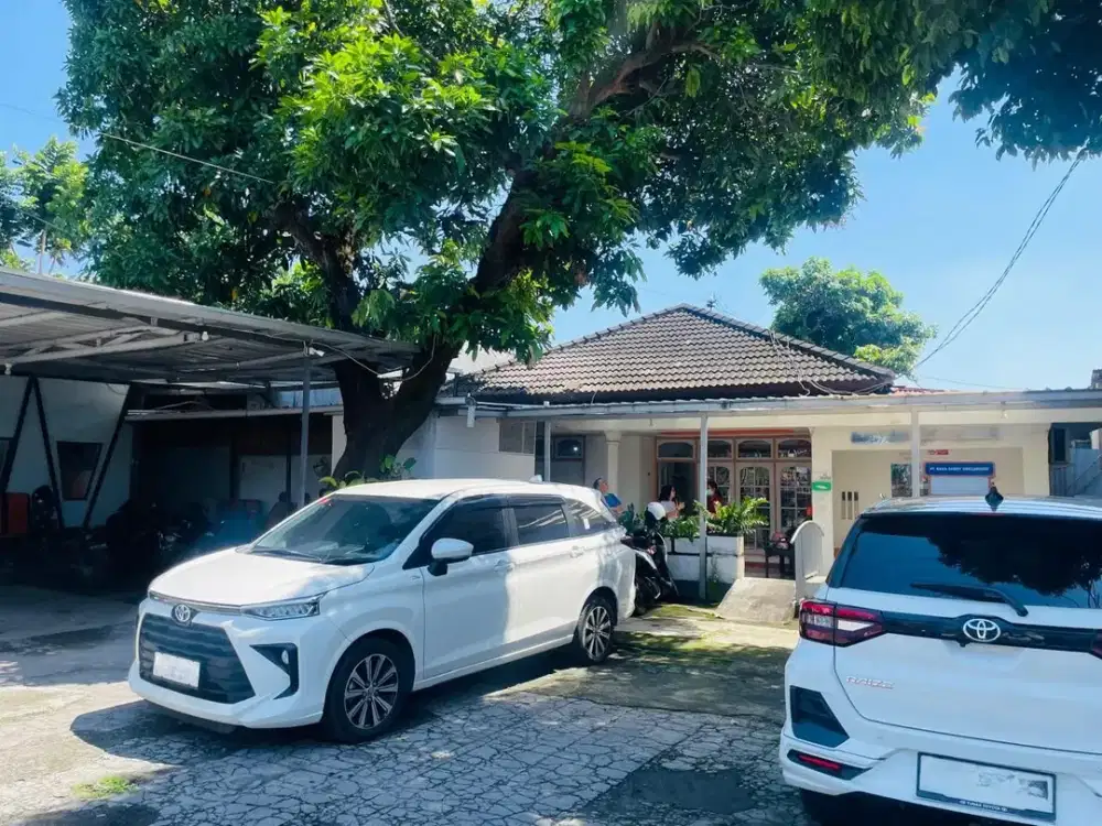 Rumah di pinggir jalan Sriwijaya