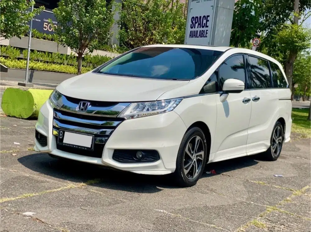 HONDA ODYSSEY 2.4 PRESTIGE AT 2016 PUTIH
