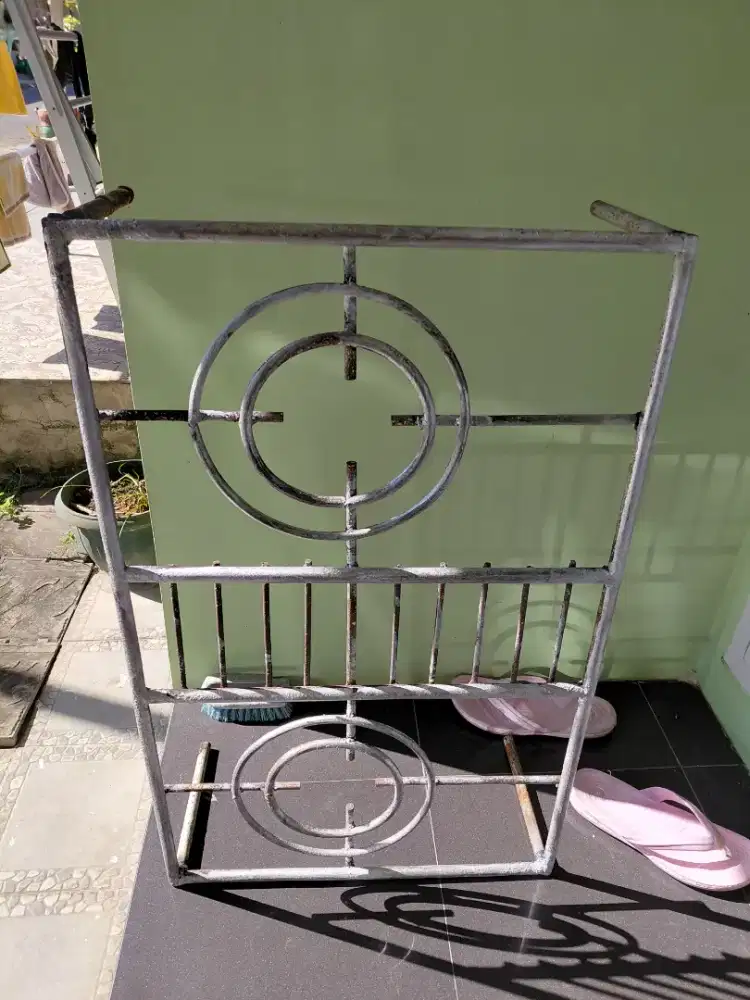 Dudukan wajan kompor 2 mata