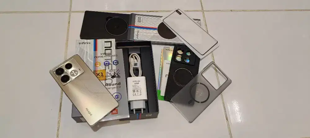 Infinix Note 40 8/256 special BMW Edition lengkap mulus