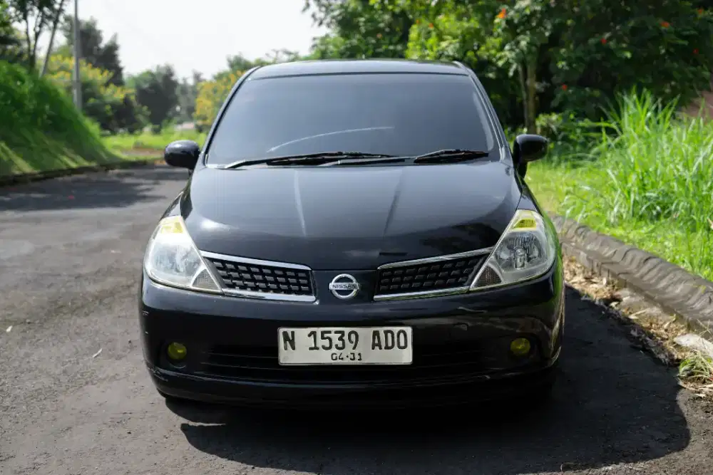 Nissan Latio 1.8 AT 2007 Black Color