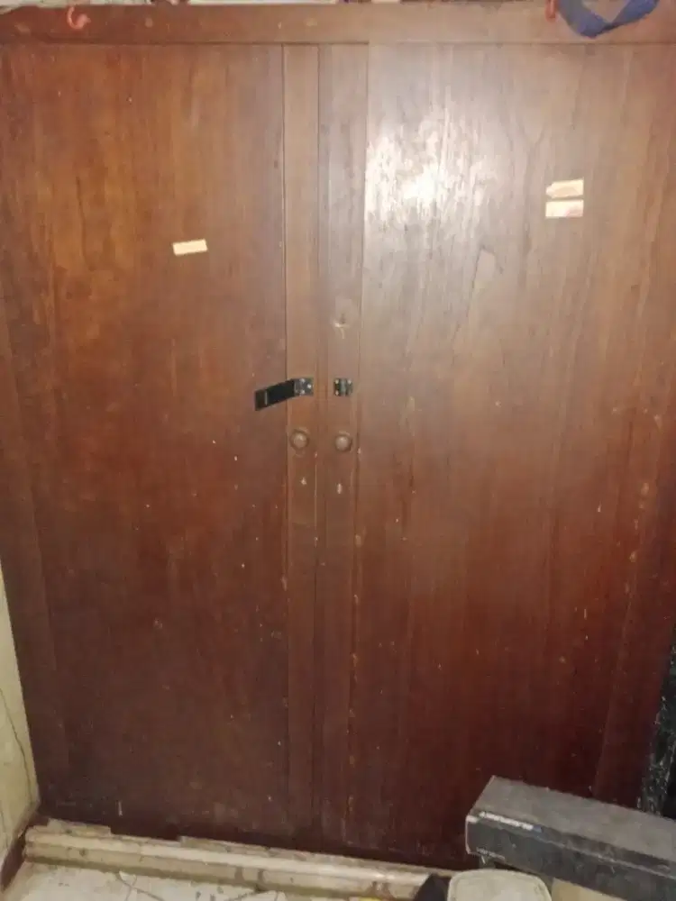 Dijual Lemari baju pintu 2 Kayu Jati