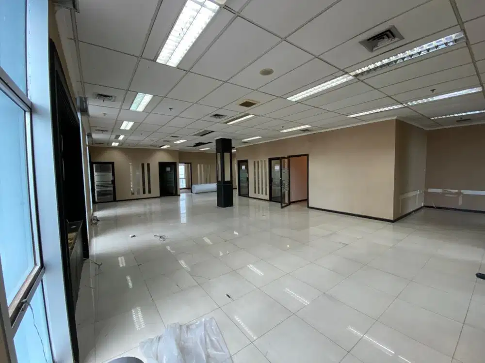 DISEWAKAN RUANGAN KANTOR DI PUSAT KOTA SURABAYA