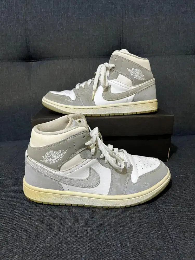 Sepatu Nike Air Jordan 1 Mid Wolf Grey White