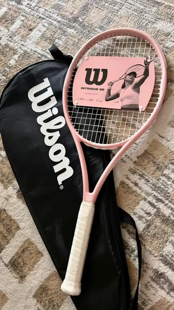 Wilson Intrigue SE Pink // Free Wilson Bag/Cover