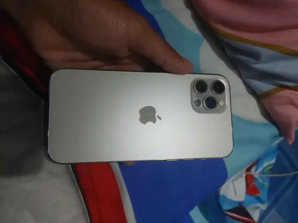 Iphone 12 pro matot hp kotak saja