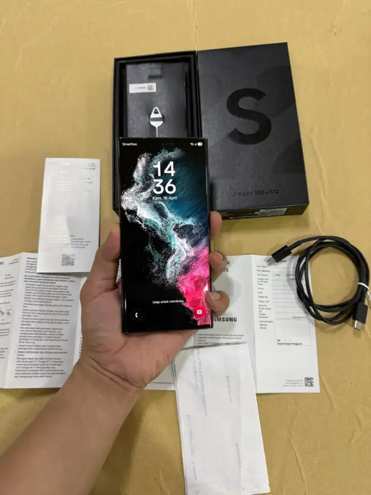 Samsung Galaxy S22 Ultra 12/256GB 5G Fullset Ori Mulus Bekas Pakai