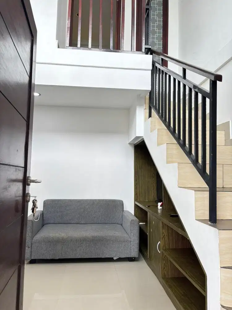 Rumah 2 lantai Di kampial kuta selatan