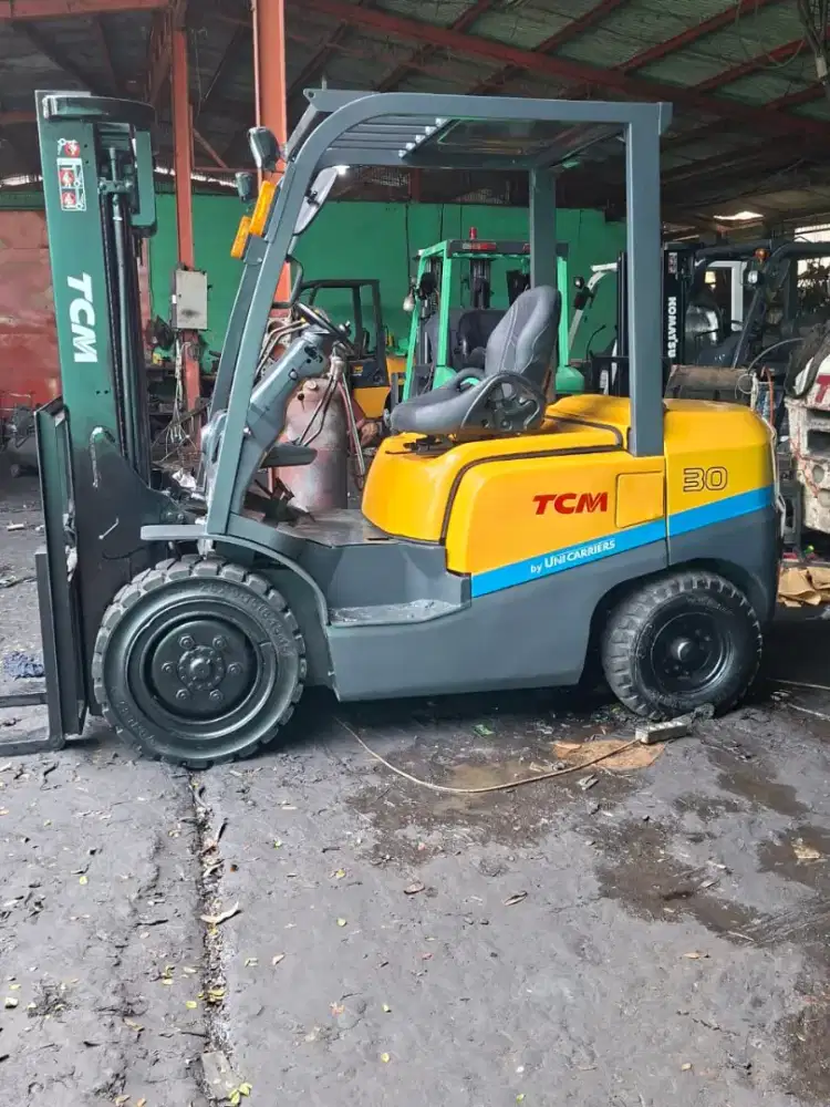 Forklift TCM 3 Ton,Manual, Tiang 3 Meter,Mesin Isuzu C240,Tahun 2019