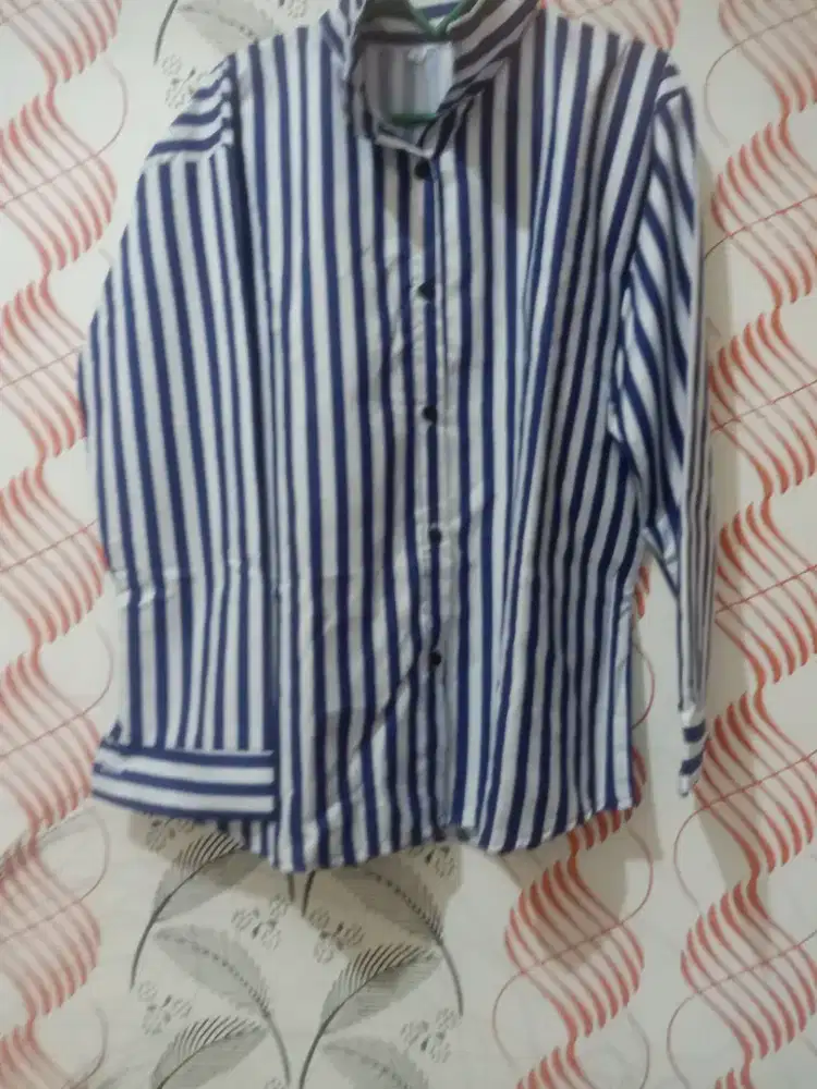 Kemeja strip putih biru