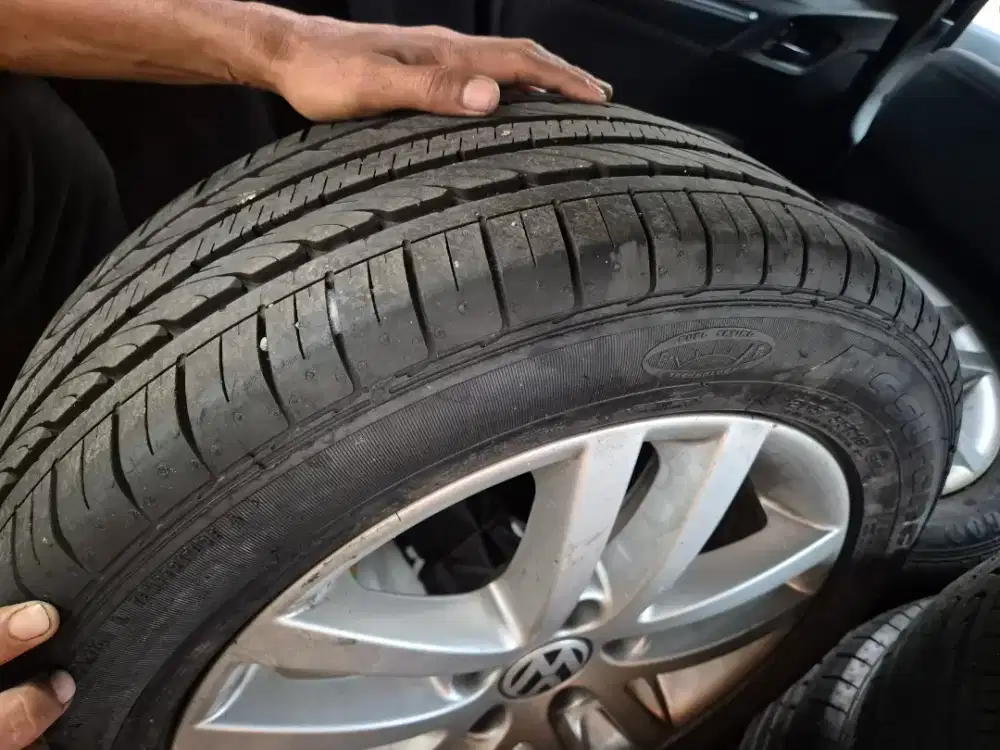 VELG OEM  + Ban good year  ex VW  GOLF