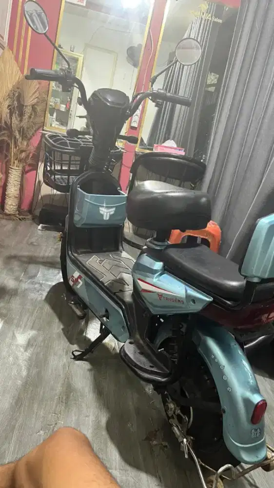 Sepeda listrik merk tangkas