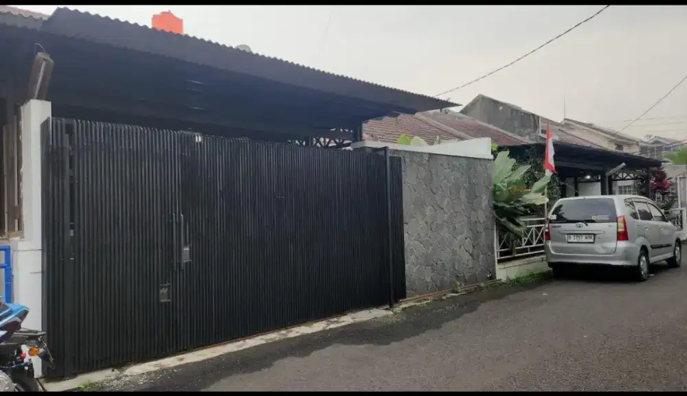 Rumah Sewa Di Kota Sayap BKR, Buah batu