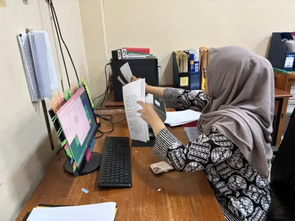 Admin Dan Bersih2 Wanita