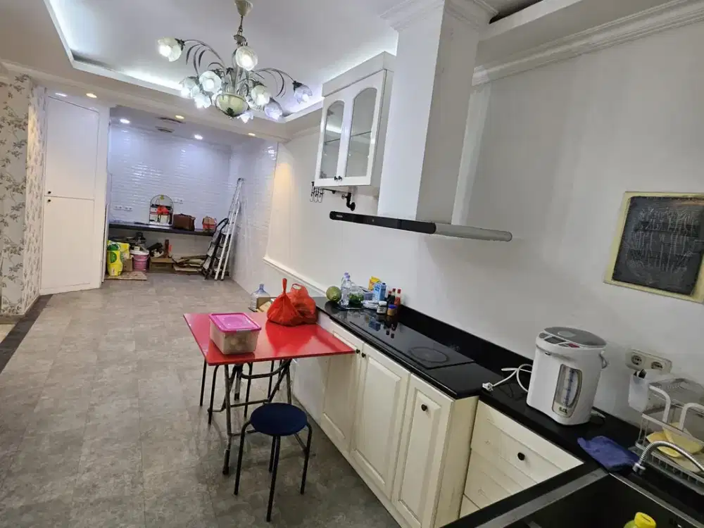 Rumah Hoek Dijual Perumahan Mutiara Taman Palem