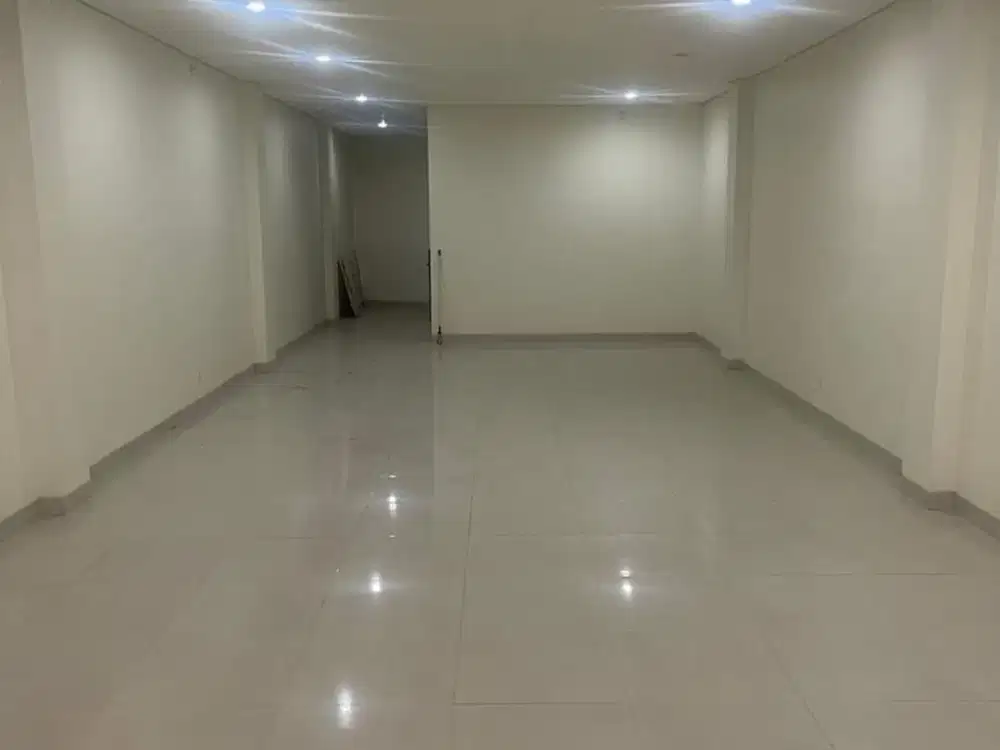 Ruko Komersial 3 Lantai Disewakan, di Area Gatsu Tengah, Denpasar