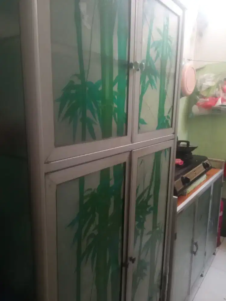 Lemari Rak piring 4 pintu