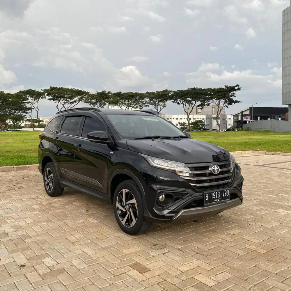 TOYOTA RUSH GR SPORT 2022 AT MATIC GANJIL