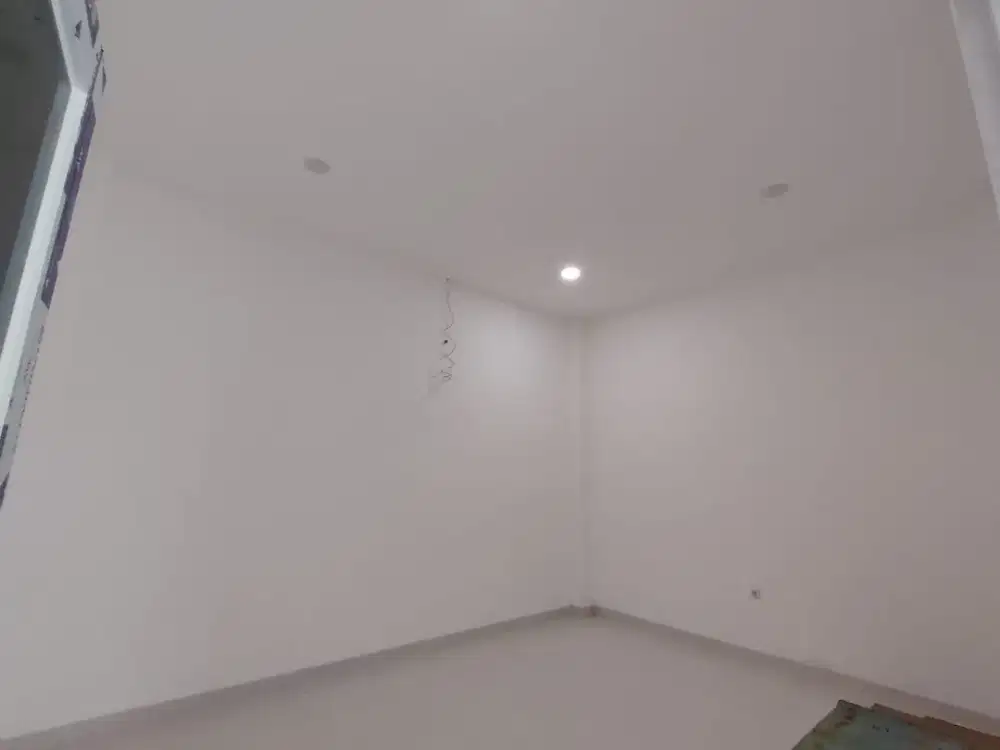 Dijual Gudang Bangunan Baru di Pinang Cipondoh Lokasi Strategis