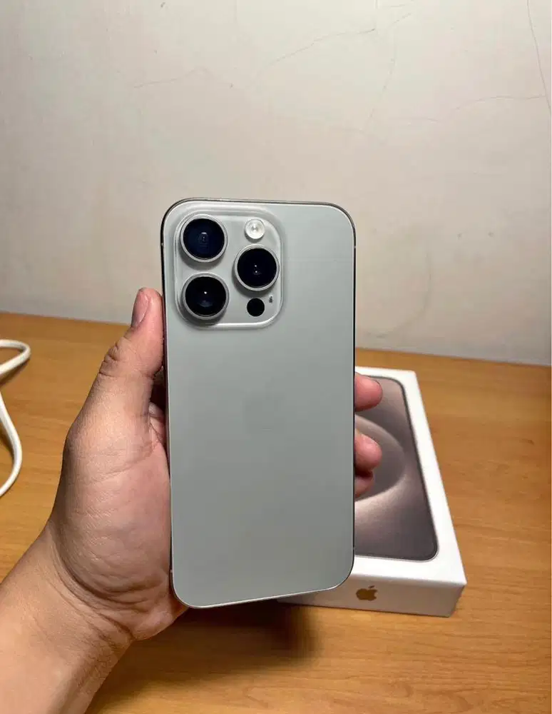 Dijual iPhone 15pro 256gb inter (10jt NETT)