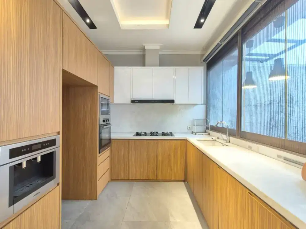 LOKASI STRATEGIS & SIAP HUNI! Rumah 2 Lantai Siap Huni Lokasi Strategis di Discovery Bintaro — Siap Huni, Sangat Cantik, Lokasi Strategis  (SP 0763)