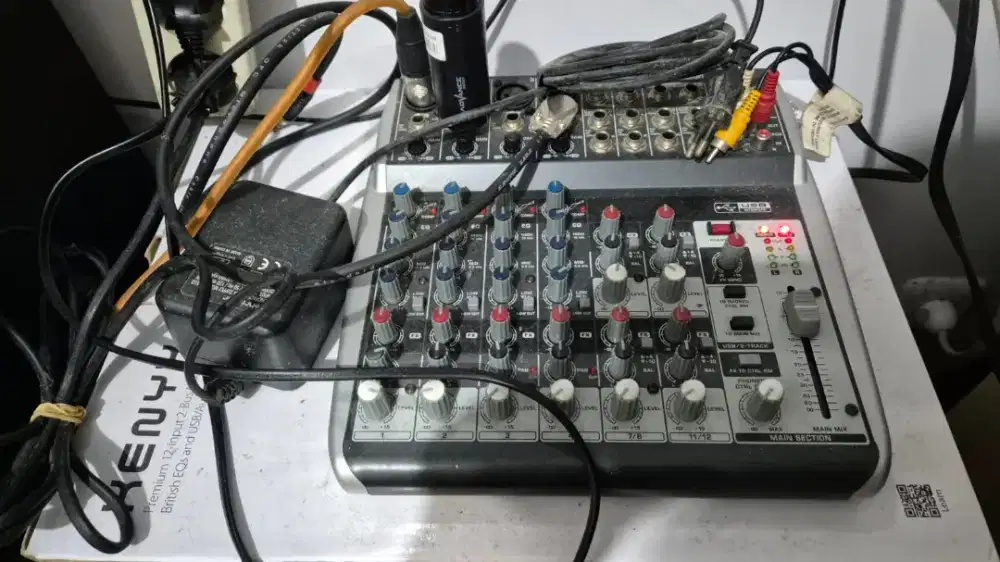 MIXER BEHRINGER XENYX Q1202USB