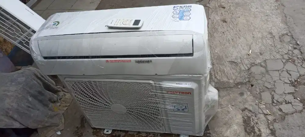 Jual AC Polytron 1,5pk baru 2 bulan pemakaian
