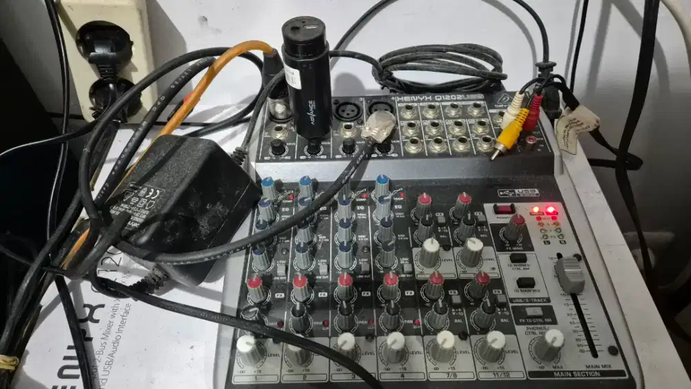 Mixer Henyx Q1202USB