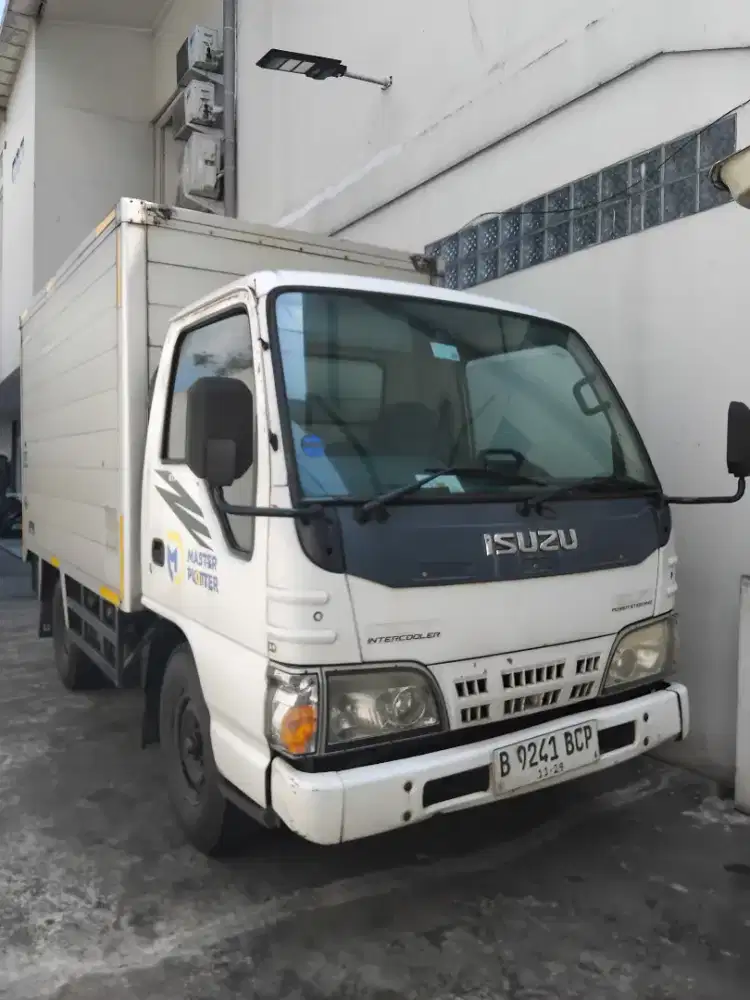 ISUZU ELF (2014)