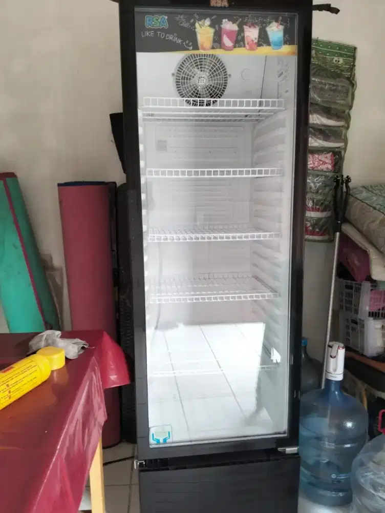 Showcase Merk RSA 5 rak susun