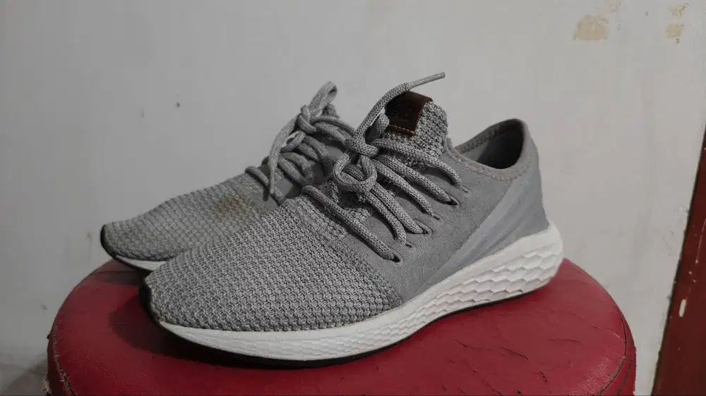 Sepatu Running NB 42 26,5cm