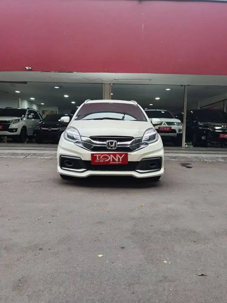 Mobilio RS at 2014 putih