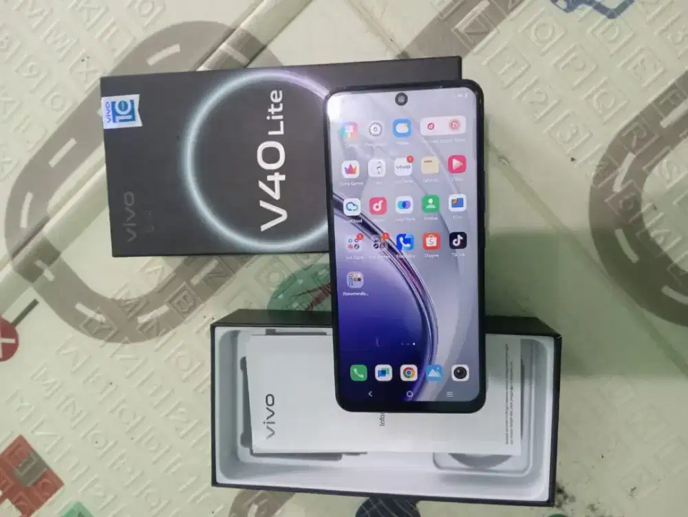 Vivo v40lite fullset RAM 8/256