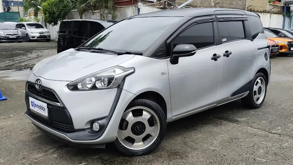 DP RENDAH - Toyota Sienta 1.5 V Bensin-MT 2016