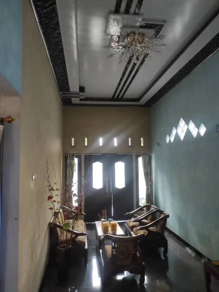 Rumah siap huni 10 menit dari bandara Dhoho