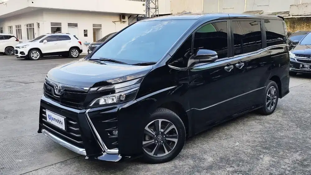 DP RENDAH - Toyota Voxy 2.0 Bensin-AT 2021