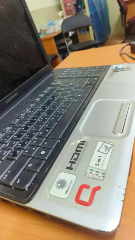 Laptop Compaq Dengan baterai baru