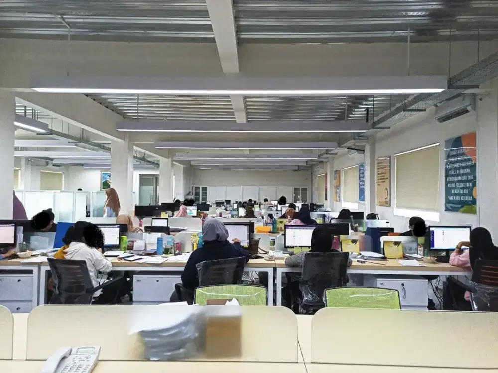 Gedung Kantor 4 Lantai Lokasi Strategis di Kembangan Dekat Lippo Mall Puri Jakarta Barat