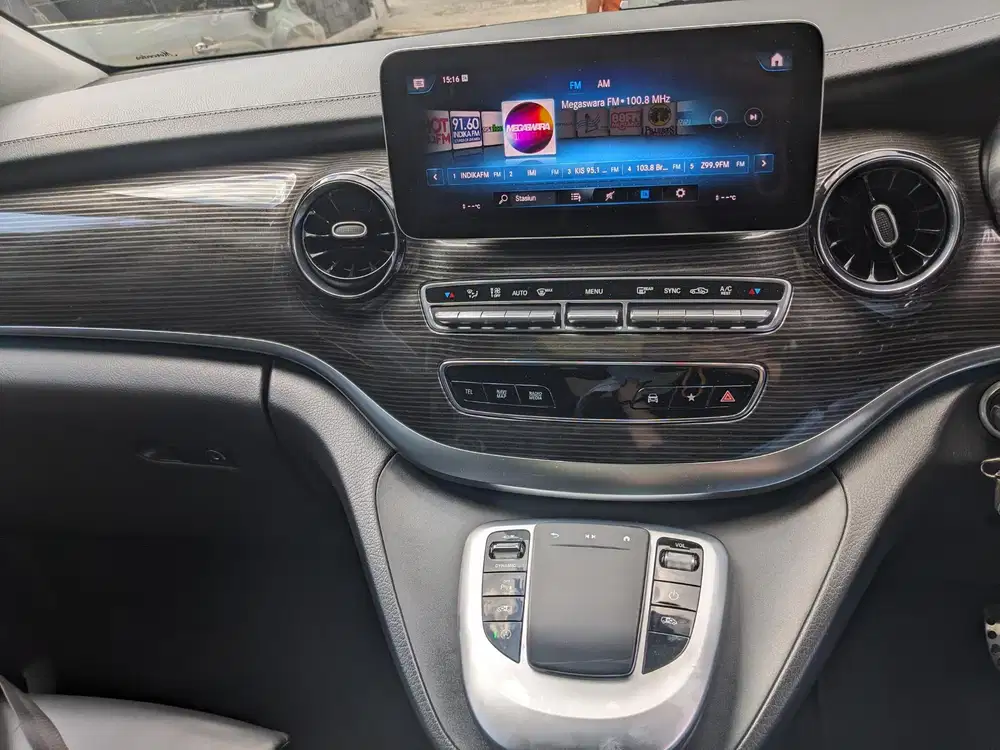 Mercedes-Benz V250 Avantgarde Long Wheelbase 2023 Bensin