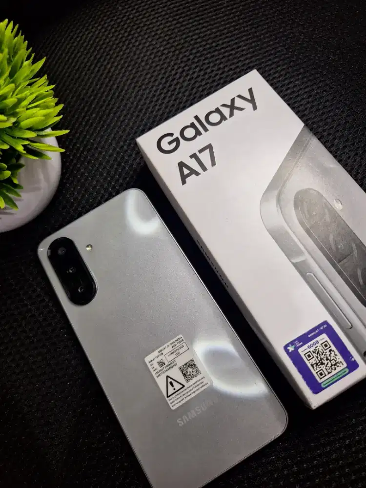 Samsung A17 ram 8/128 gb like new