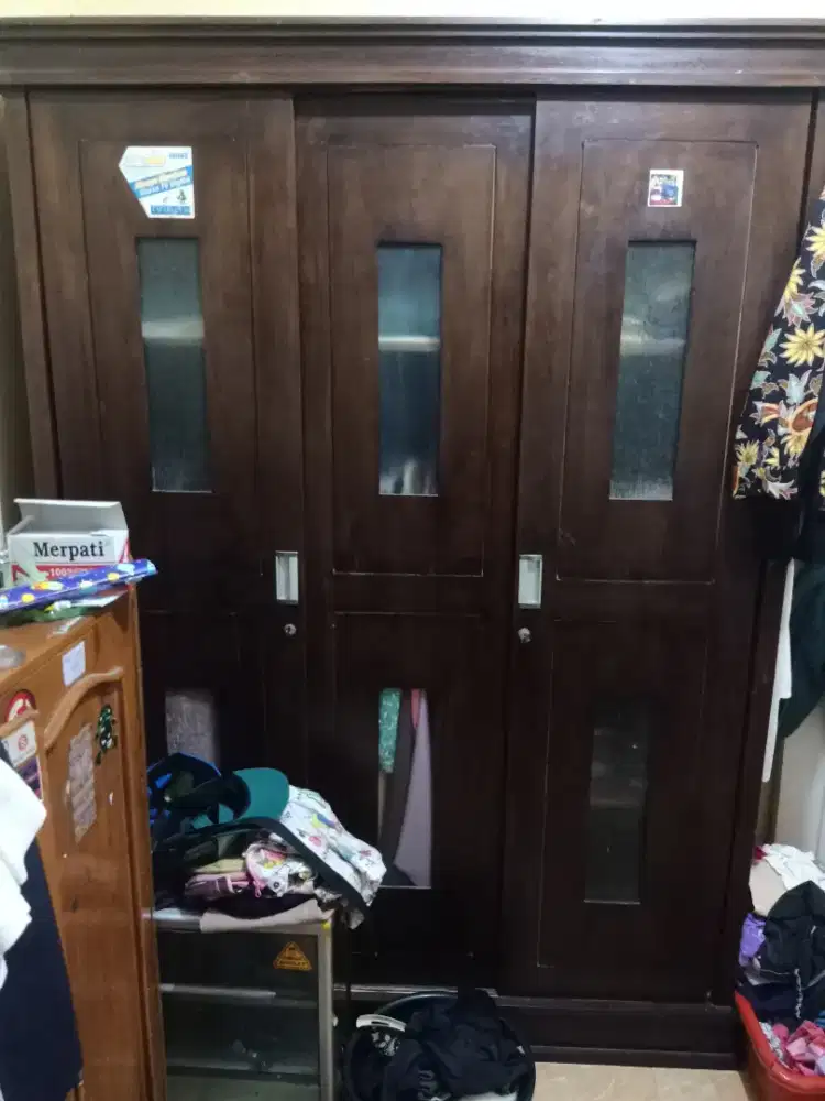 Dijual lemari kayu jati asli 100%