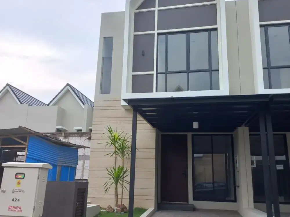 Bangunan Slit Level Rumah di Citraland Northwest Park