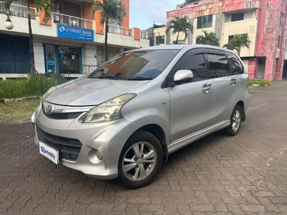 DP MURAH - Toyota Avanza 1.5 Veloz Bensin AT 2012 Silver