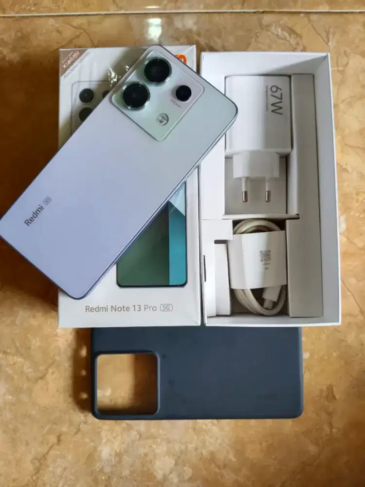 Jual redmi note 13 pro 5G ram12/512 kondisi mulus normal
Lengkap ori