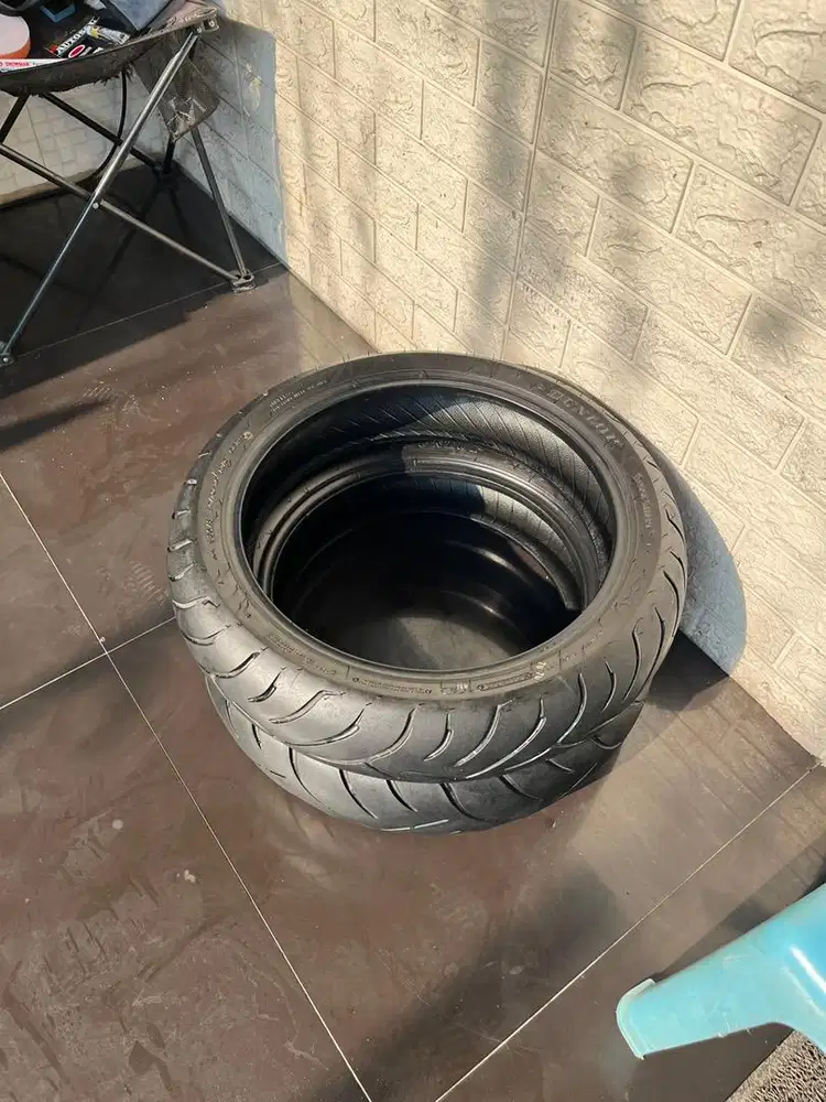 Dunlop scooter smart depan 120/70-15 dan belakang 140/70-14 (Xmax)