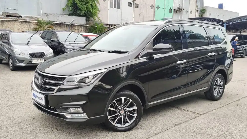 DP RENDAH - Wuling Cortez 1.8 L Lux Plus Bensin-AT 2018
