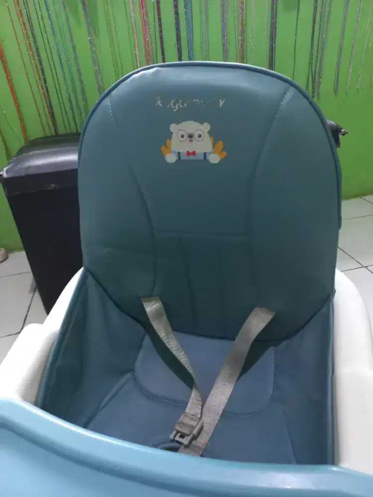 Kursi makan bayi bekas